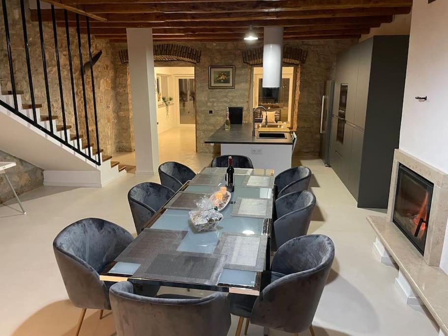 Villa Makale Umago Esterno foto